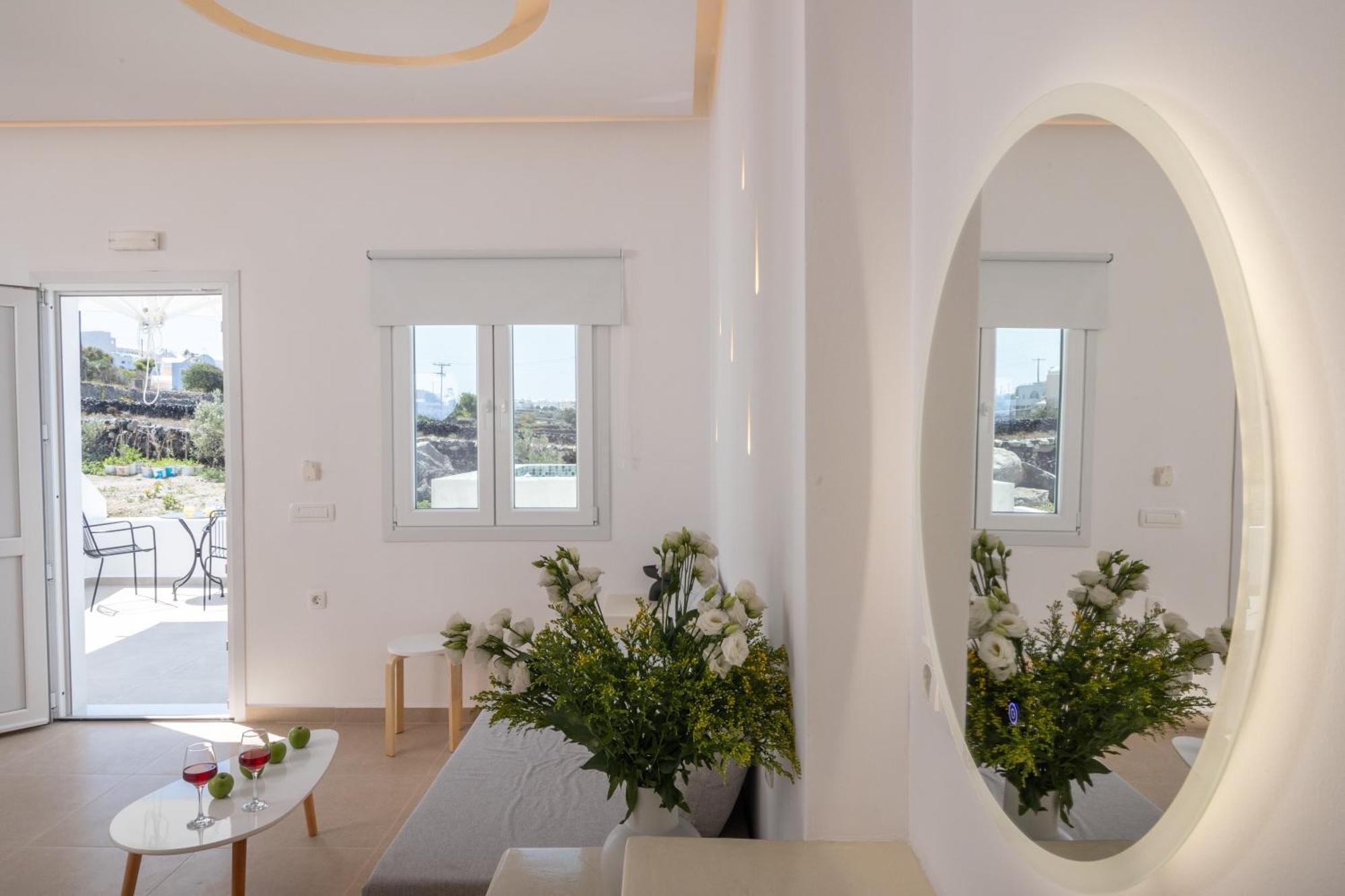 Theophrasti Suites Foinikiá Eksteriør bilde
