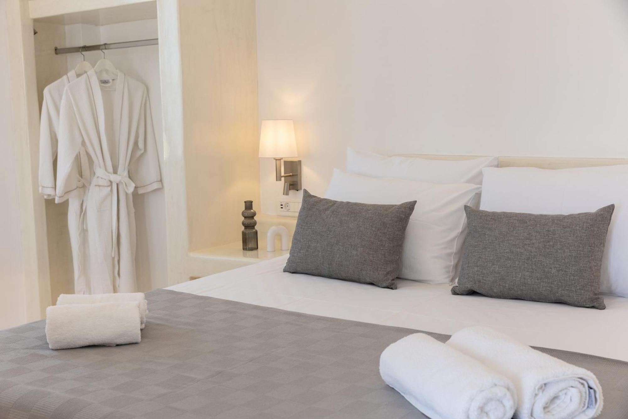 Theophrasti Suites Foinikiá Eksteriør bilde
